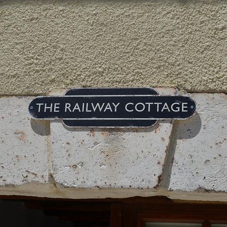The Railway Cottage - Characterful And Comfortable Holiday Cottage Piegut-Pluviers ภายนอก รูปภาพ